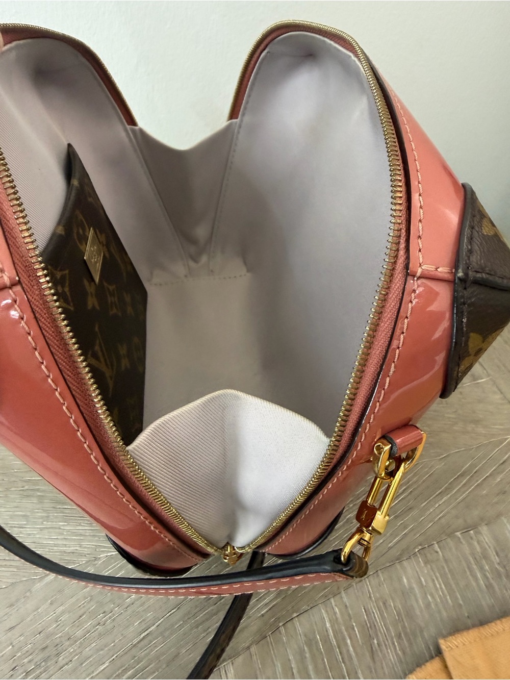 Louis Vuitton Venice Soft Trunk Patent Crossbody Bag - Picture 12 of 12
